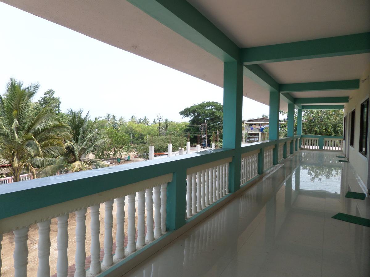 Отель Atithi Farm House Borlai Экстерьер фото